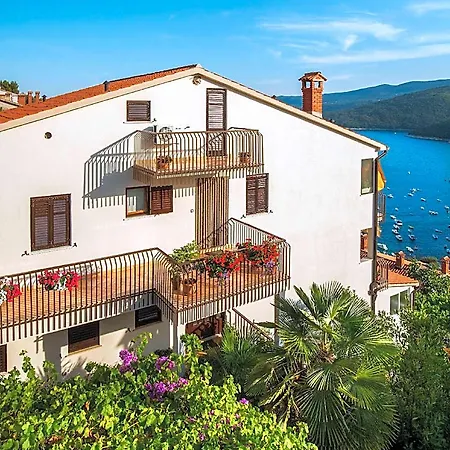 Hotel 653 Rabac