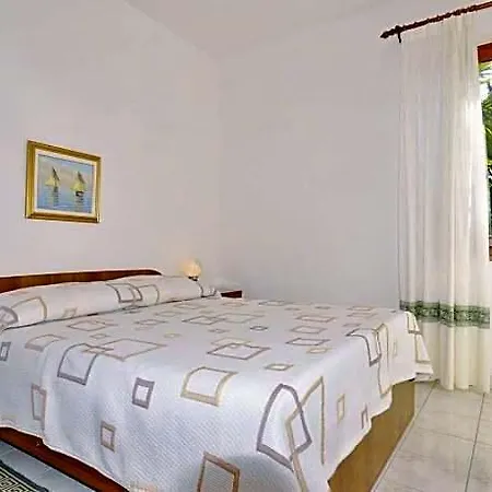 653 Hotel